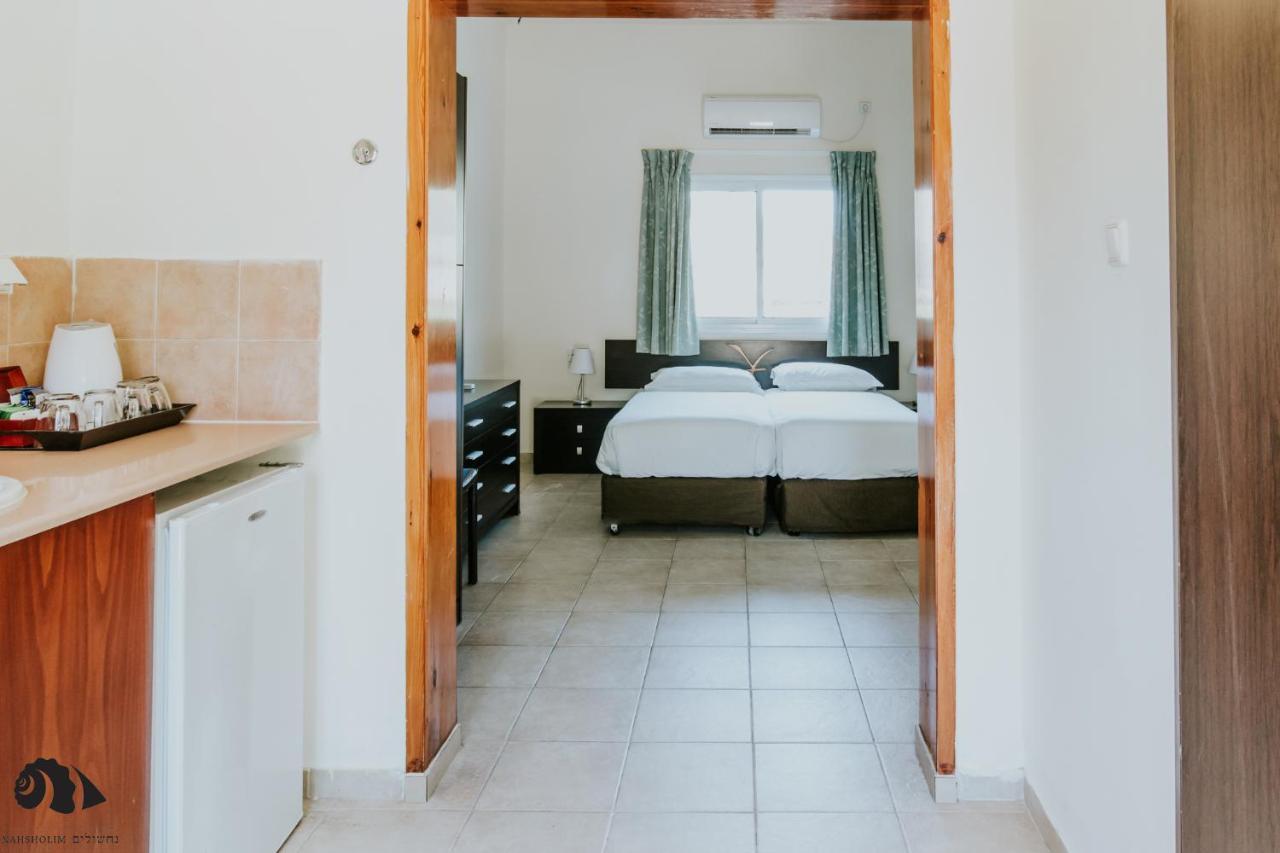 Nachsholim Kibbutz Country Lodging ナーショリム エクステリア 写真